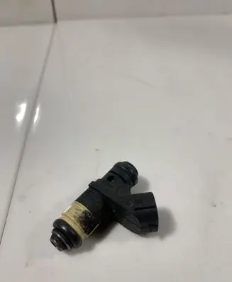 Volkswagen Golf IV Fuel injector 036906031M