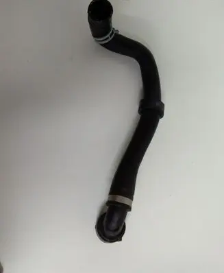 Volvo XC90 Engine coolant pipe/hose 32252070