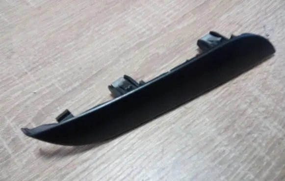 Dashboard glove box trim