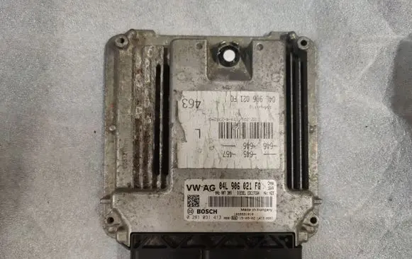Volkswagen PASSAT B7 Engine control unit/module 03L907309N 04L906021FQ 0281031413