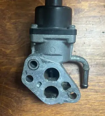 Ford Mondeo Mk III EGR valve 157G9D475AL 1S7G9D475AA