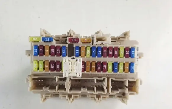Nissan X-Trail T32 Fuse module