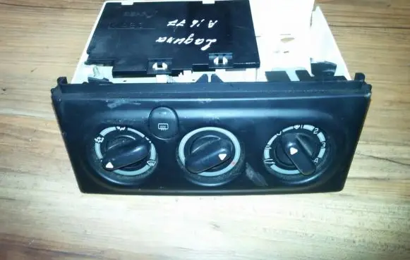 Renault Laguna I Climate control unit 9041703027