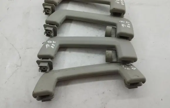 Ford Kuga I A set of handles for the ceiling 