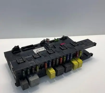 Mercedes-Benz E W211 SAM control unit 2115452101 5DK00804750 A2115452101