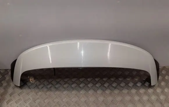 Tailgate/trunk spoiler