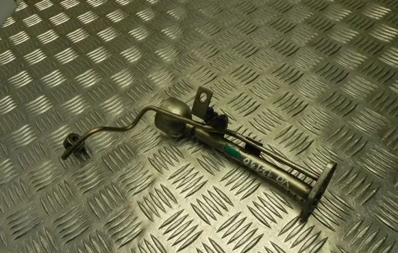 Nissan Navara D40 EGR valve line/pipe/hose VD12130