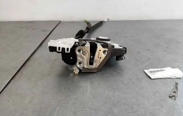 Toyota C-HR I Front door lock 6903002511