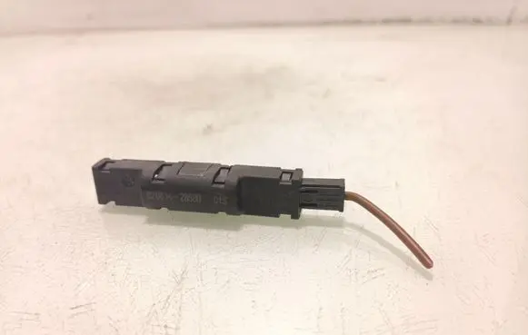 Volkswagen Jetta VI Aerial antenna amplifier 5N0035570