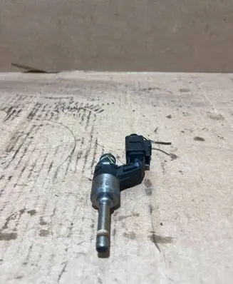 Volkswagen Golf VI Fuel injector 03C906036F