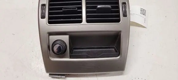 Rear air vent grill