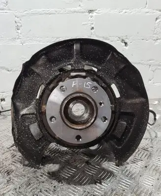 BMW X5 F15 Rear wheel hub 6770984