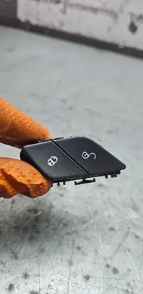 Mercedes-Benz E W213 Central locking switch button A2139059603 18T156