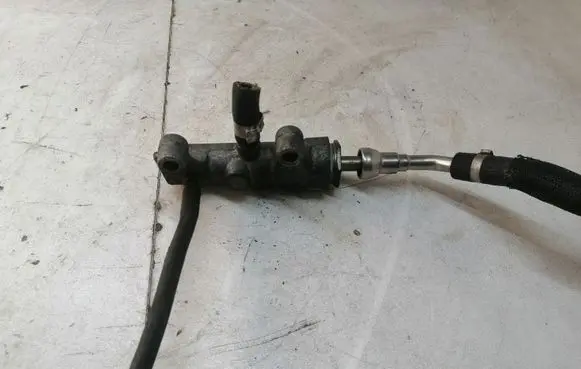 Saab 9-3 Ver2 Fuel pressure regulator 55203803 55203803A501