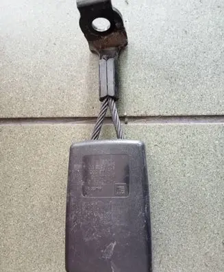 Opel Astra H Rear seatbelt buckle 13128018
