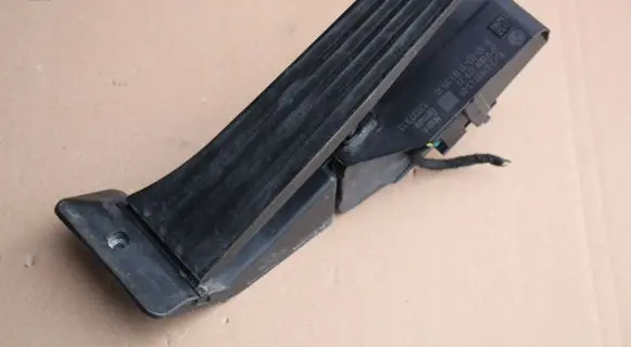 BMW X1 E84 Accelerator throttle pedal 6793743