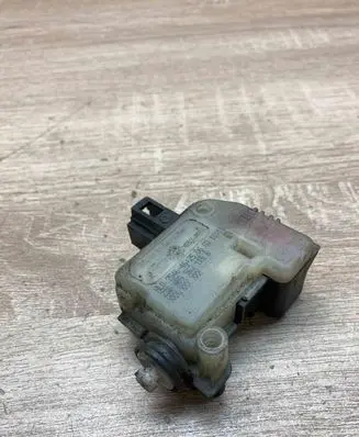 Audi A6 S6 C5 4B Central locking motor 4B9962115B