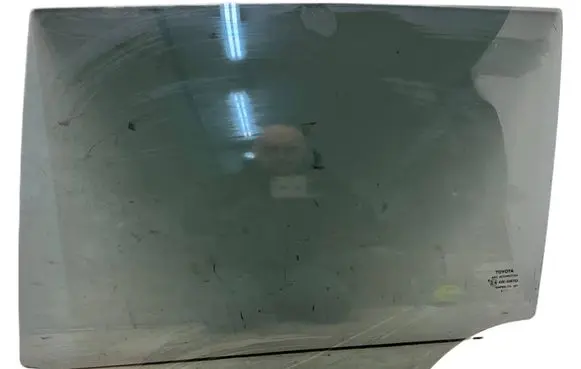 Toyota Avensis T270 Rear door window glass OYT25779