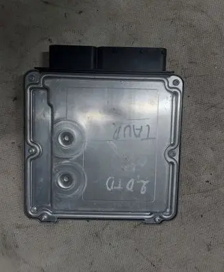 Volkswagen Touran I Engine control unit/module 03G906016DR 1039S05322 0281011844