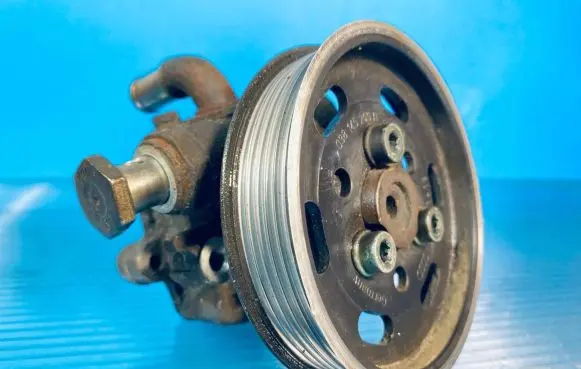Volkswagen Golf IV Power steering pump
