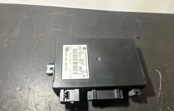 Volkswagen Touran I Tow bar trailer control unit/module S0004 8E0907383C 5DS00840803