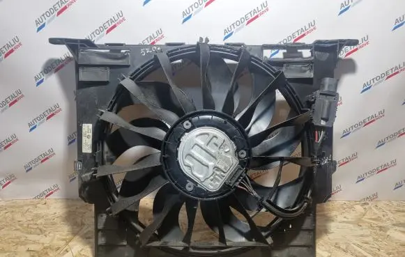BMW 5 G30 G31 Radiator cooling fan shroud 8686163 8472266