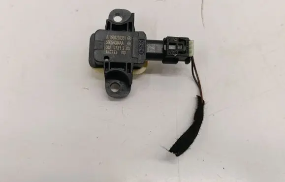 Mercedes-Benz GLA W156 Airbag deployment crash/impact sensor A1668210351