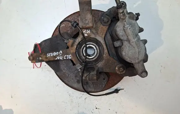 Fiat Scudo Front wheel hub spindle knuckle S27647636
