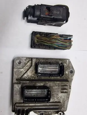 Opel Astra H Engine control unit/module 12230740 MT35E DTXW
