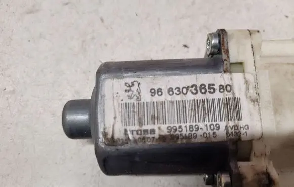 Peugeot 407 Front door window regulator motor 1137328403 9663036580