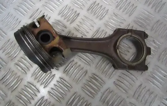 BMW 5 E39 Piston with connecting rod