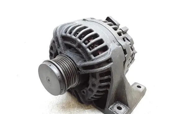 Volvo XC90 Generator/alternator 8676498 0124525029