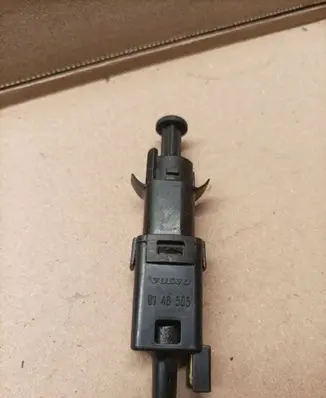 Volvo S70 V70 V70 XC Brake pedal sensor switch 9146505