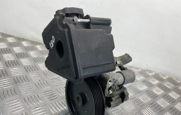 Mercedes-Benz E W212 Power steering pump A0064664501 7695955143