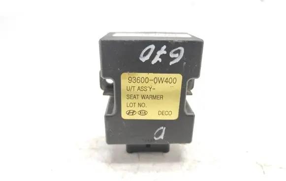 Hyundai Santa Fe Seat heating relay 936000W400