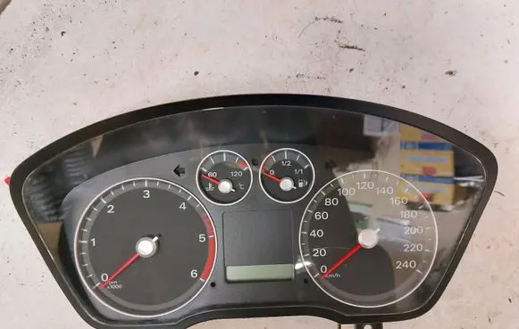 Ford Focus C-MAX Speedometer (instrument cluster) 3M5F10A856A AU6620A 44ZU267