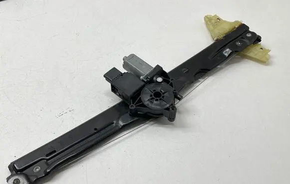 Peugeot Traveller Front door window regulator with motor 9809327980