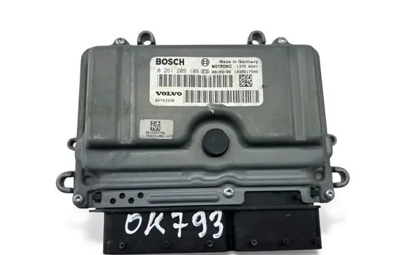 Volvo V70 Engine control unit/module ECU 30743338 0261209108