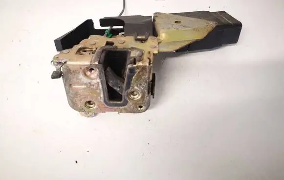 Mitsubishi Carisma Front door lock 