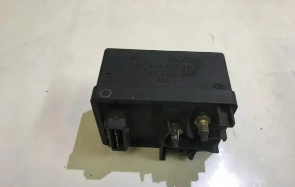 Peugeot 406 Glow plug pre-heat relay 0281003005