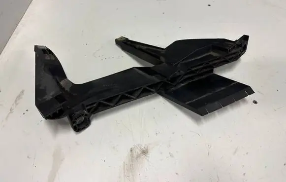 BMW X3 E83 Headlight/headlamp mounting bracket 1301073025
