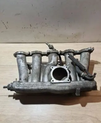 Volvo C70 Intake manifold 09447005