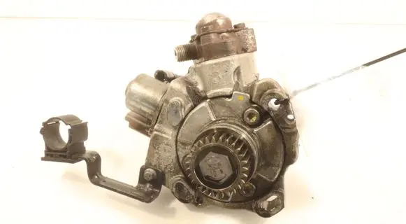 Ford Mondeo MK V Fuel injection high pressure pump 28384347