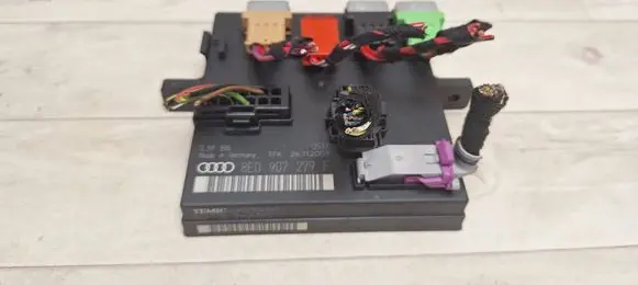 Audi A4 S4 B6 8E 8H Comfort/convenience module 8E0907279F