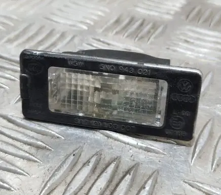 Volkswagen PASSAT B7 Number plate light 1k8943021a 1k9943127a