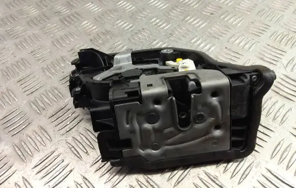 BMW X2 F39 Front door lock 7281934