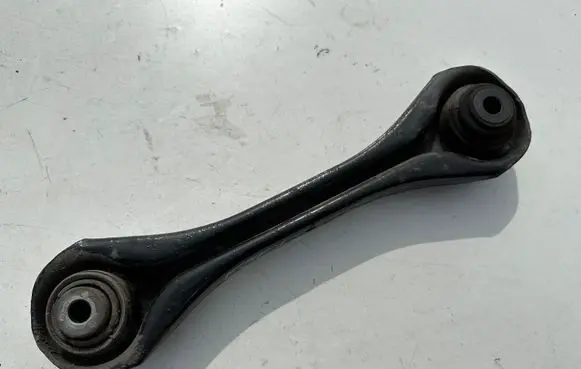 Rear control arm