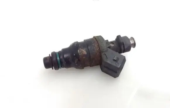 Mercedes-Benz E W124 Fuel injector 0280155209 0000787323