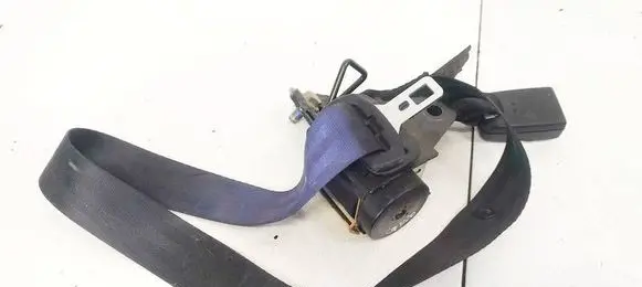 Nissan Primera Middle seatbelt (rear) 88842AV700