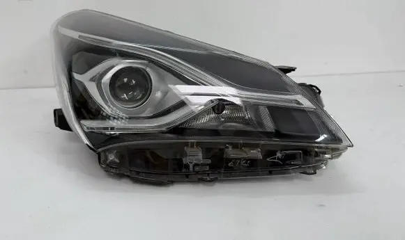Toyota Yaris Headlight/headlamp